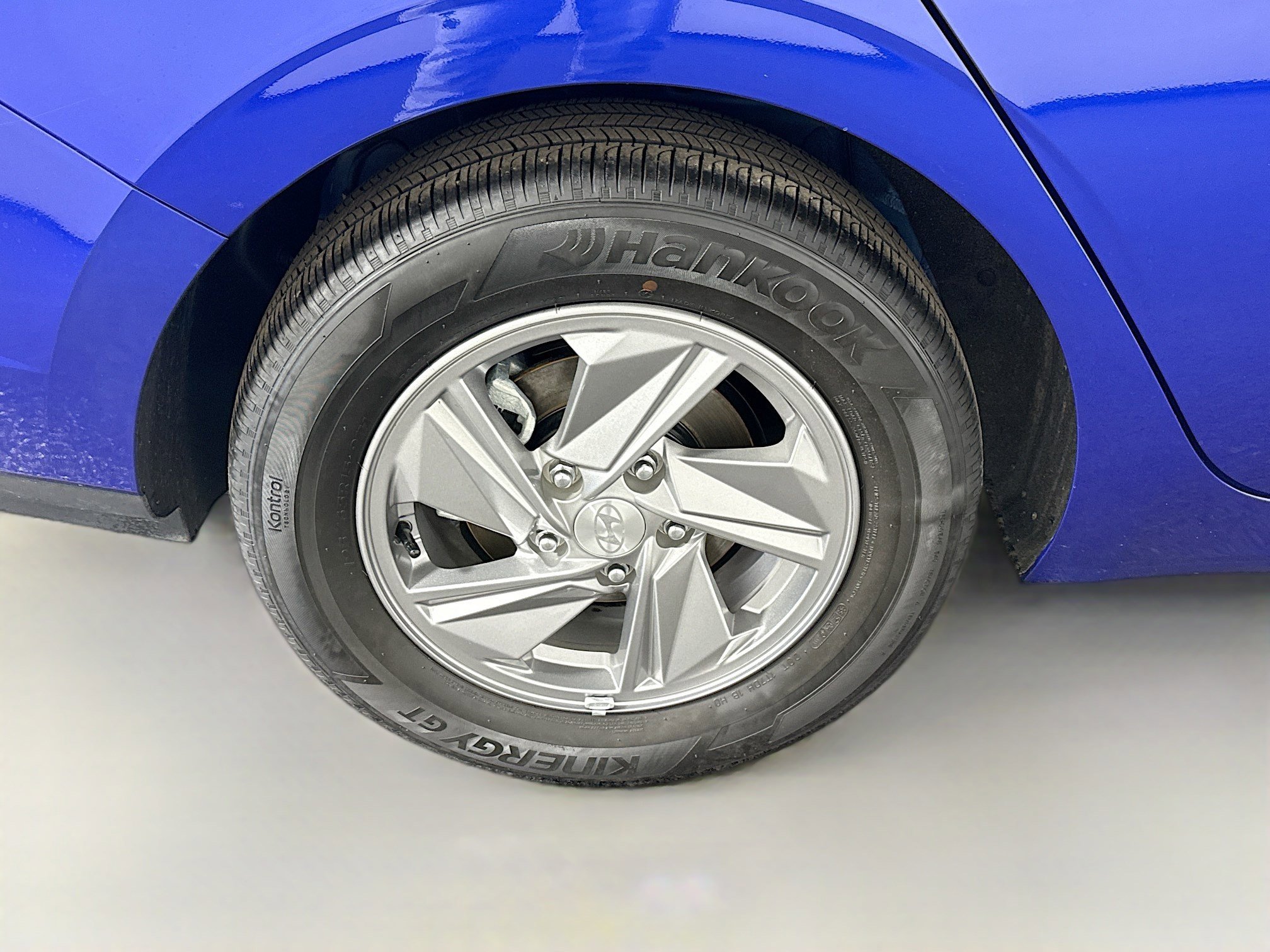 Used 2024 Hyundai Elantra SE image 32