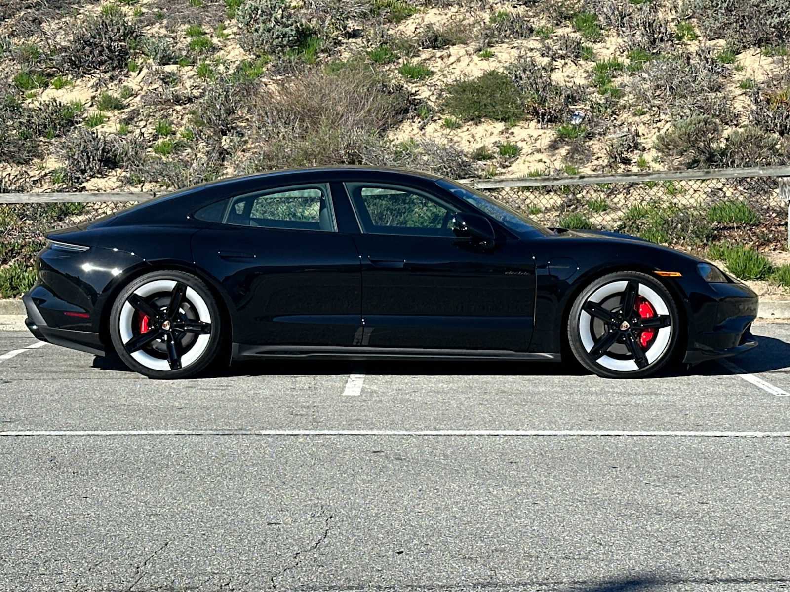 Certified 2025 Porsche Taycan GTS image 9