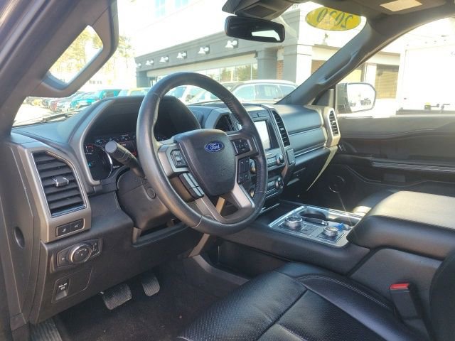 Used 2020 Ford Expedition XLT w/ Equipment Group 202A AWD/4WD image 19