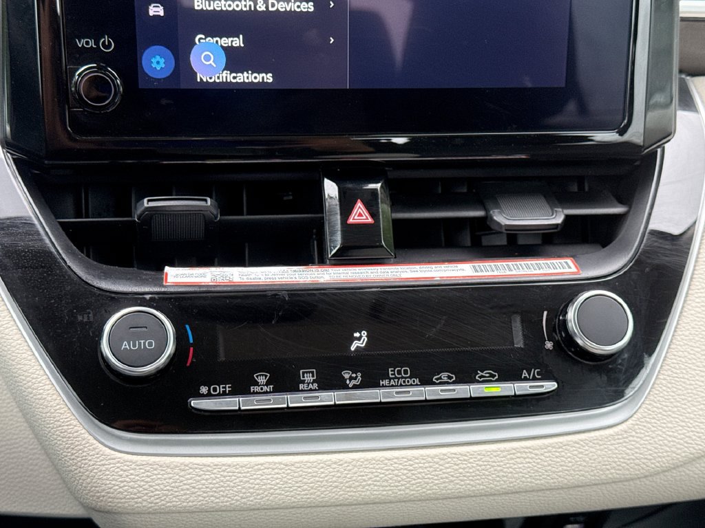 Used 2025 Toyota Corolla LE FWD image 16
