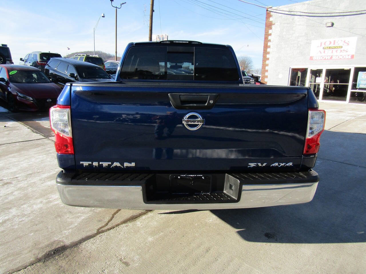 Used 2017 Nissan Titan SV image 8