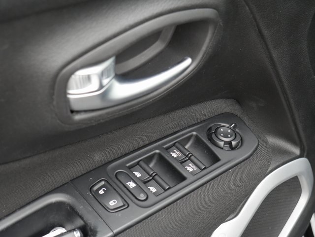 Used 2019 Jeep Renegade Sport image 12