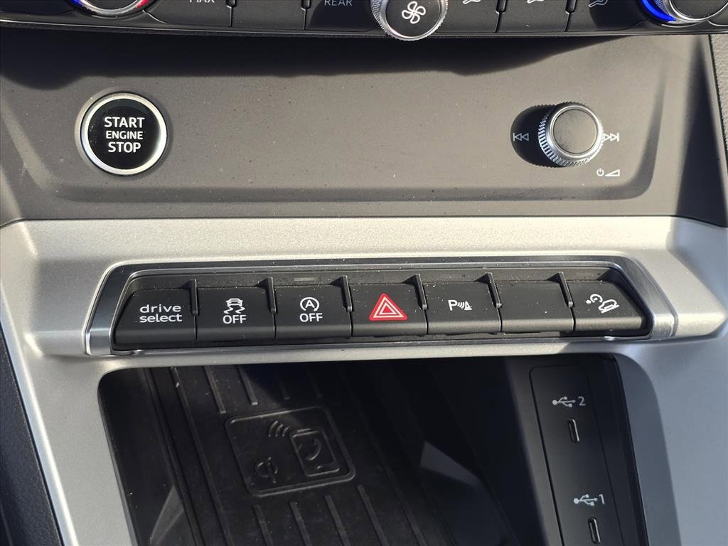 Used 2024 Audi Q3 2.0T Premium Plus image 24