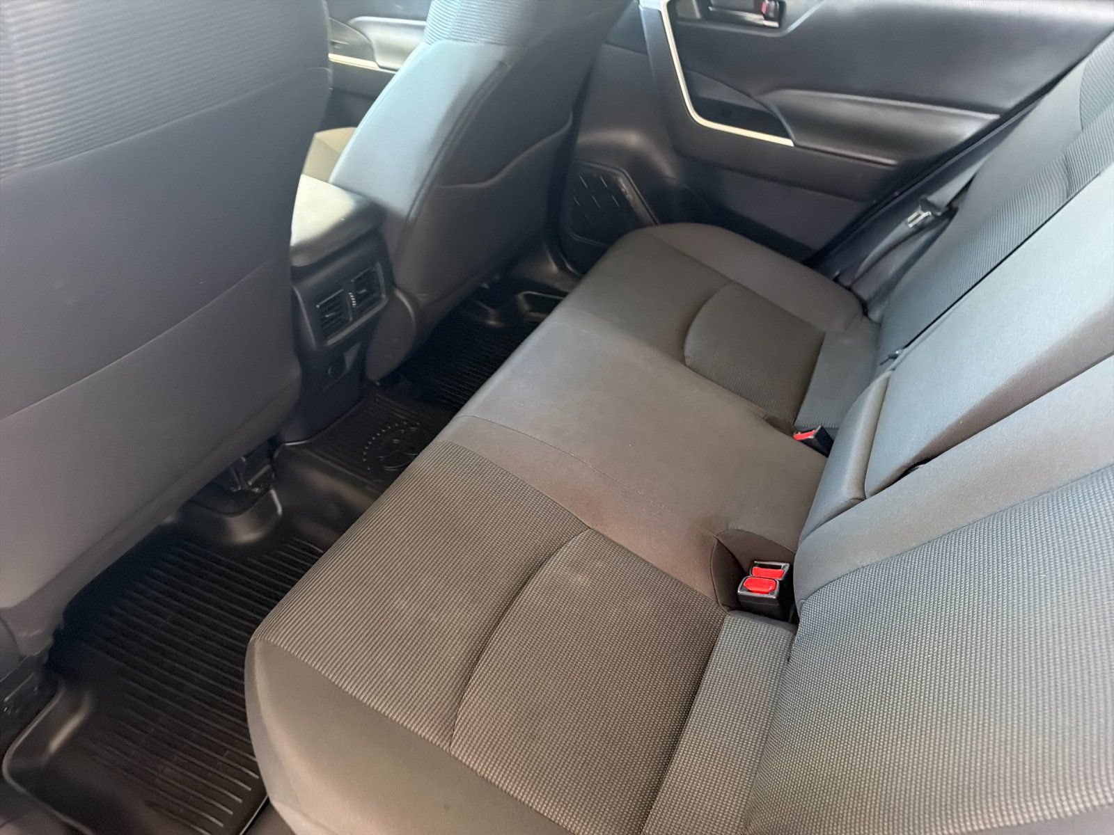 Used 2024 Toyota RAV4 LE AWD/4WD image 13