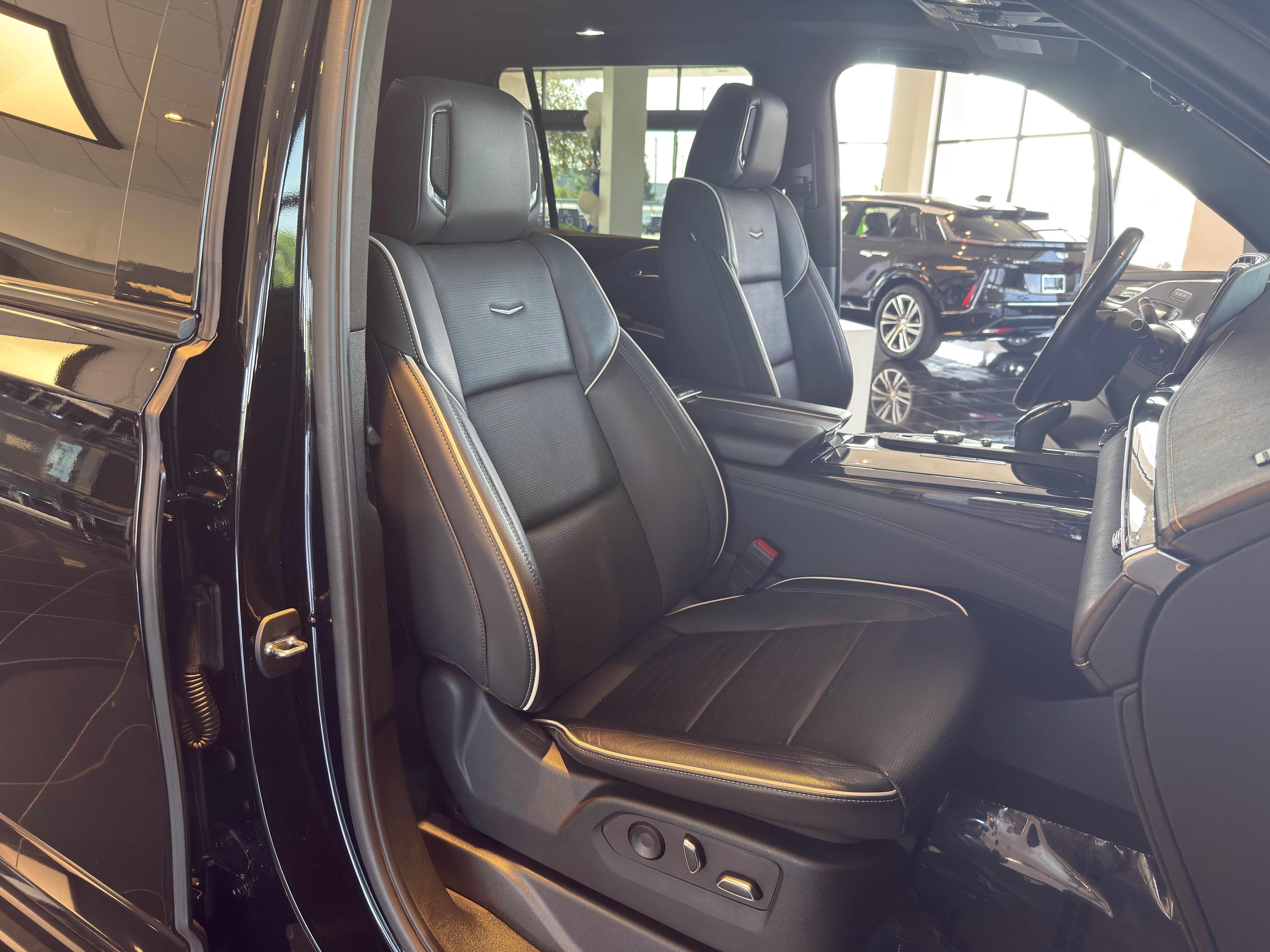 Certified 2022 Cadillac Escalade ESV Sport AWD/4WD image 20