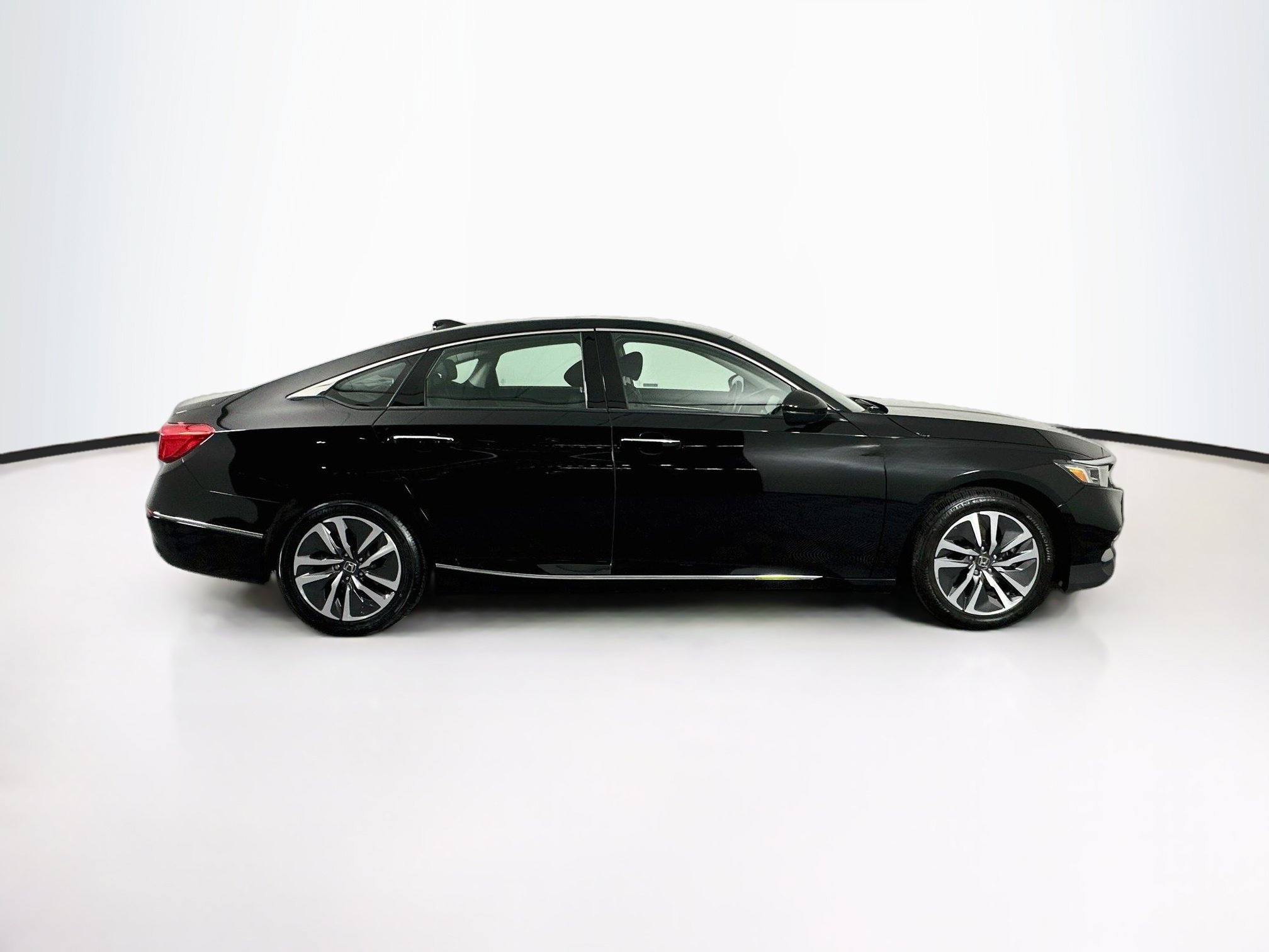 Used 2018 Honda Accord Touring image 10