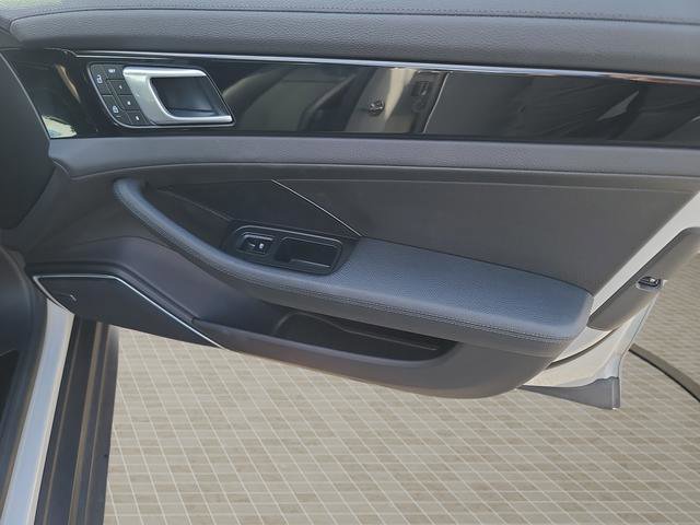 Used 2022 Porsche Panamera 4 Platinum Edition image 38