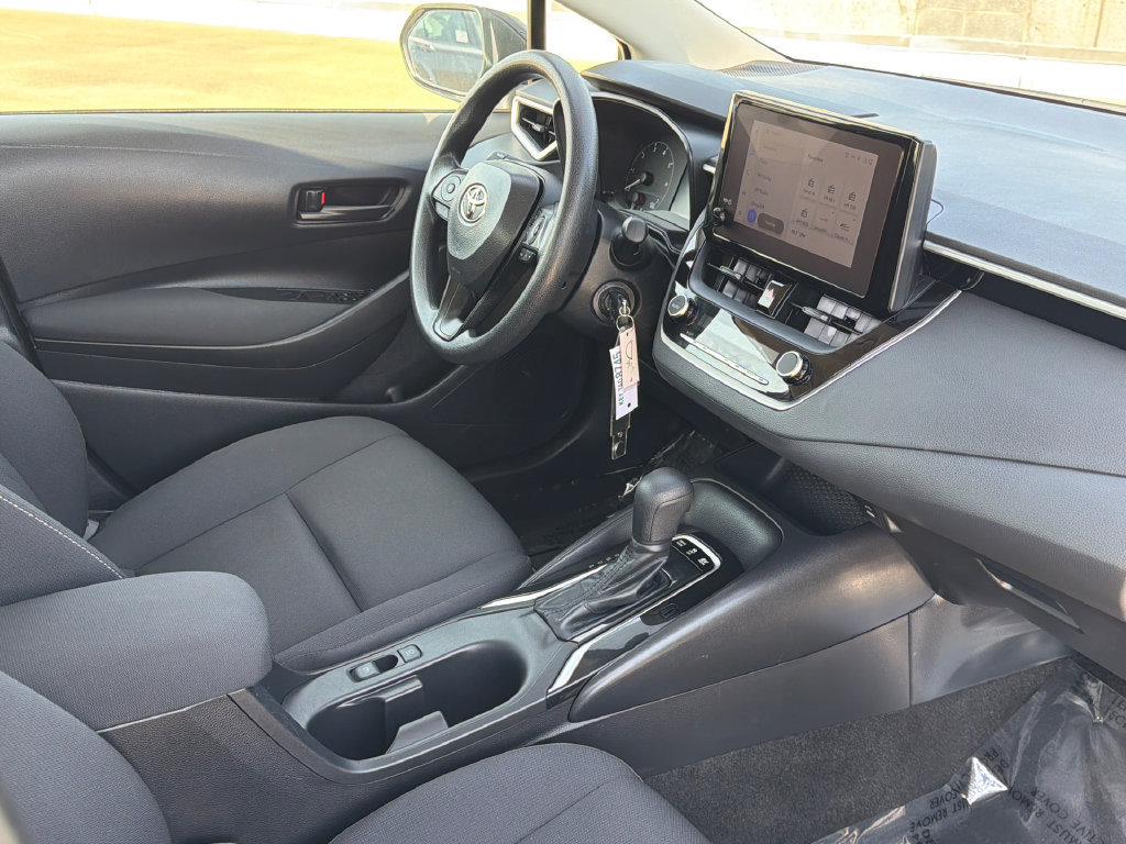 Used 2025 Toyota Corolla LE FWD image 10