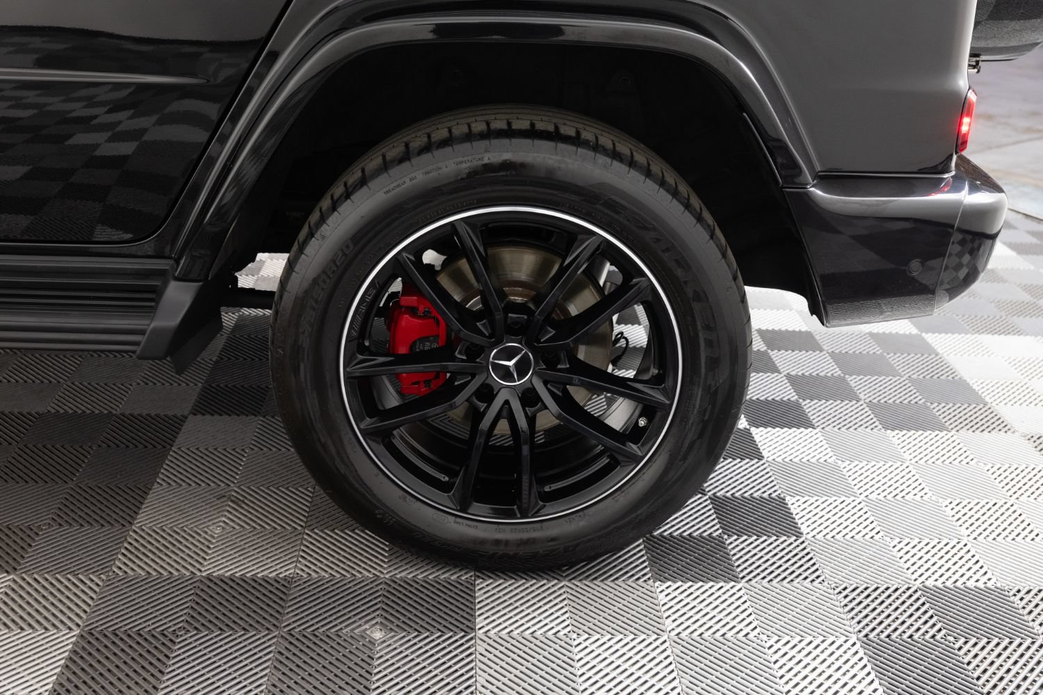 Used 2025 Mercedes-Benz G 550 w/ Exclusive Interior Package image 44