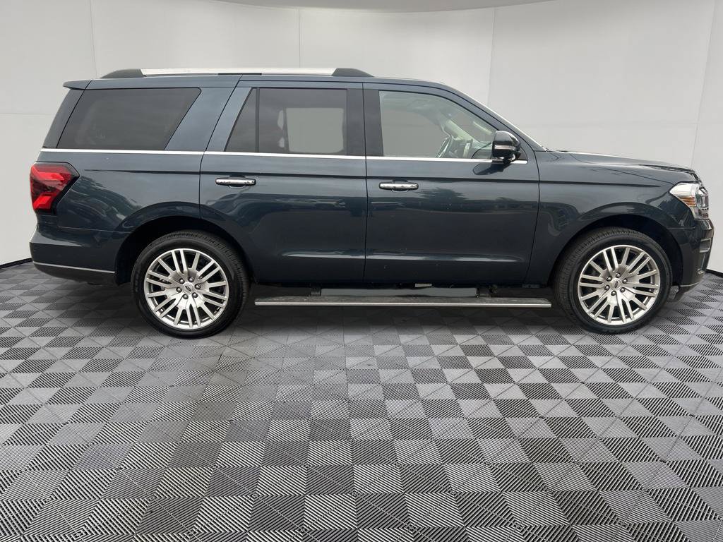 Used 2023 Ford Expedition Limited AWD/4WD image 10