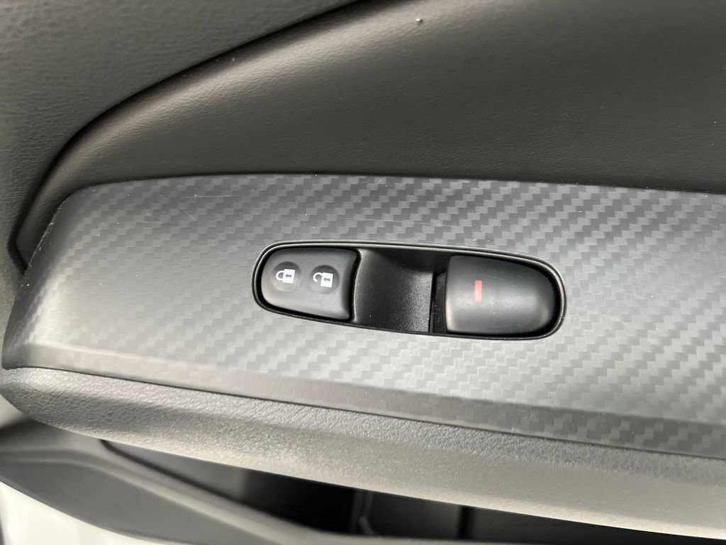 Used 2025 Nissan Altima 2.5 SV image 23