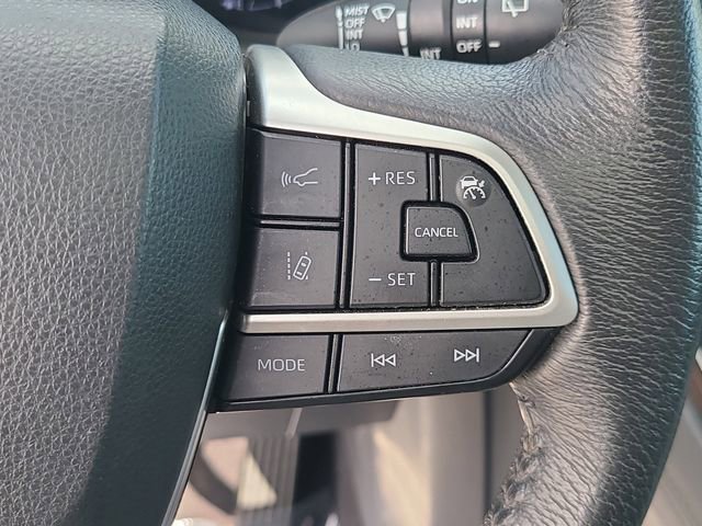 Used 2023 Toyota Sienna XLE FWD image 25