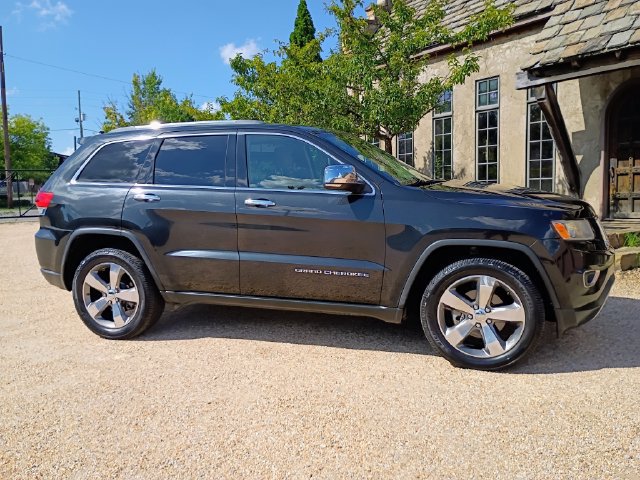 Used 2016 Jeep Grand Cherokee Limited w/ Trailer Tow Group IV RWD image 17