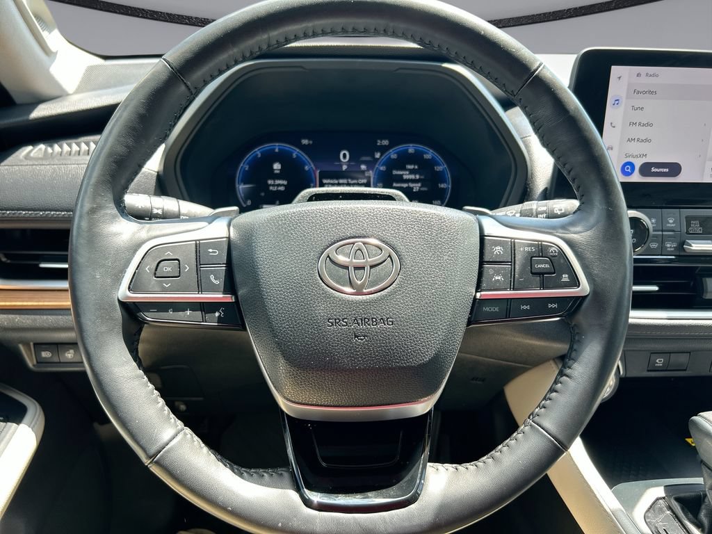 Used 2024 Toyota Grand Highlander AWD image 16