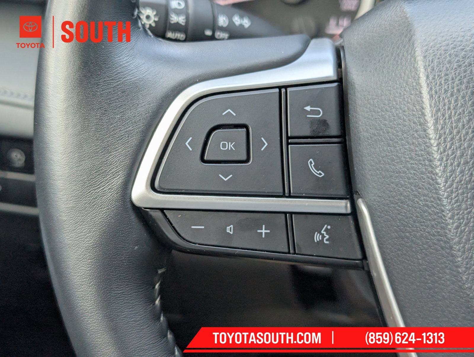 Used 2025 Toyota Highlander XLE AWD/4WD image 19