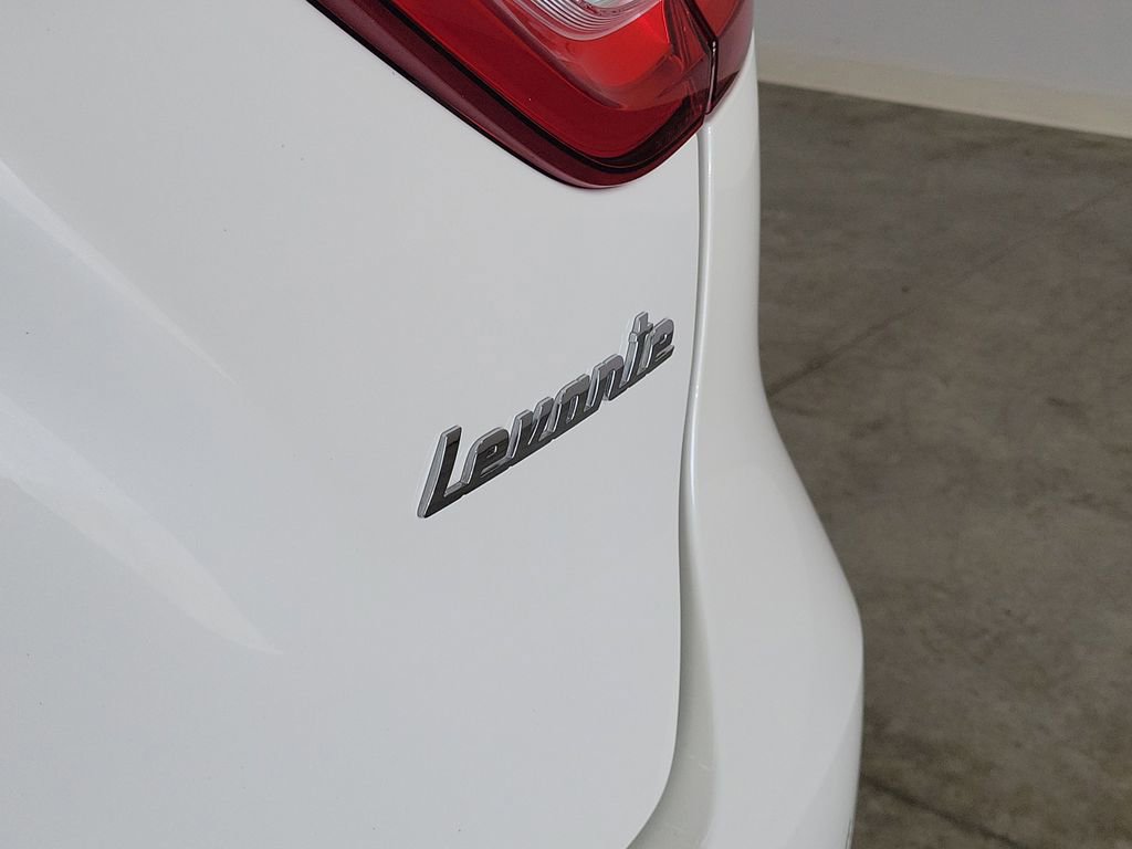 Used 2020 Maserati Levante image 8
