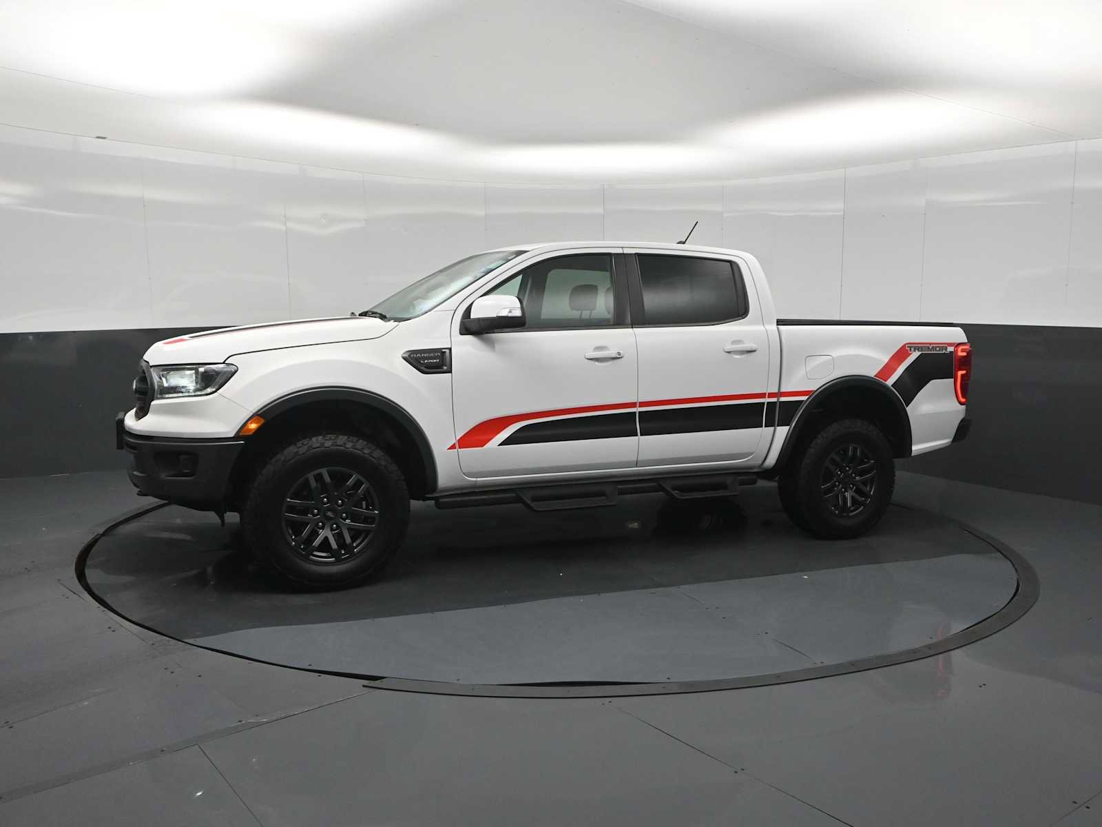 Certified 2021 Ford Ranger Lariat w/ Tremor Off-Road Package AWD/4WD image 4