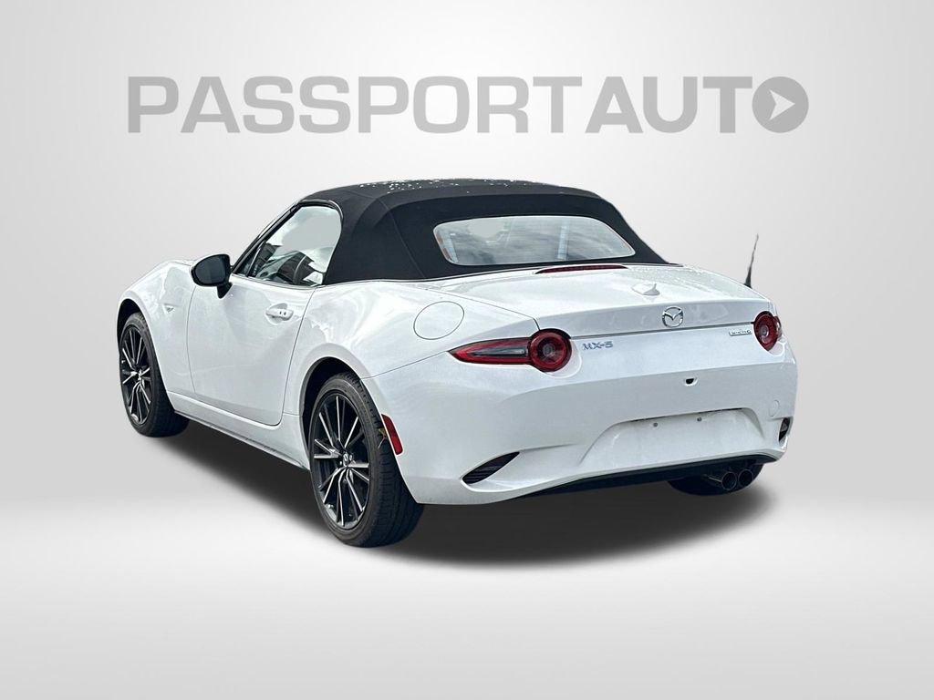 Used 2025 MAZDA MX-5 Miata Grand Touring image 2