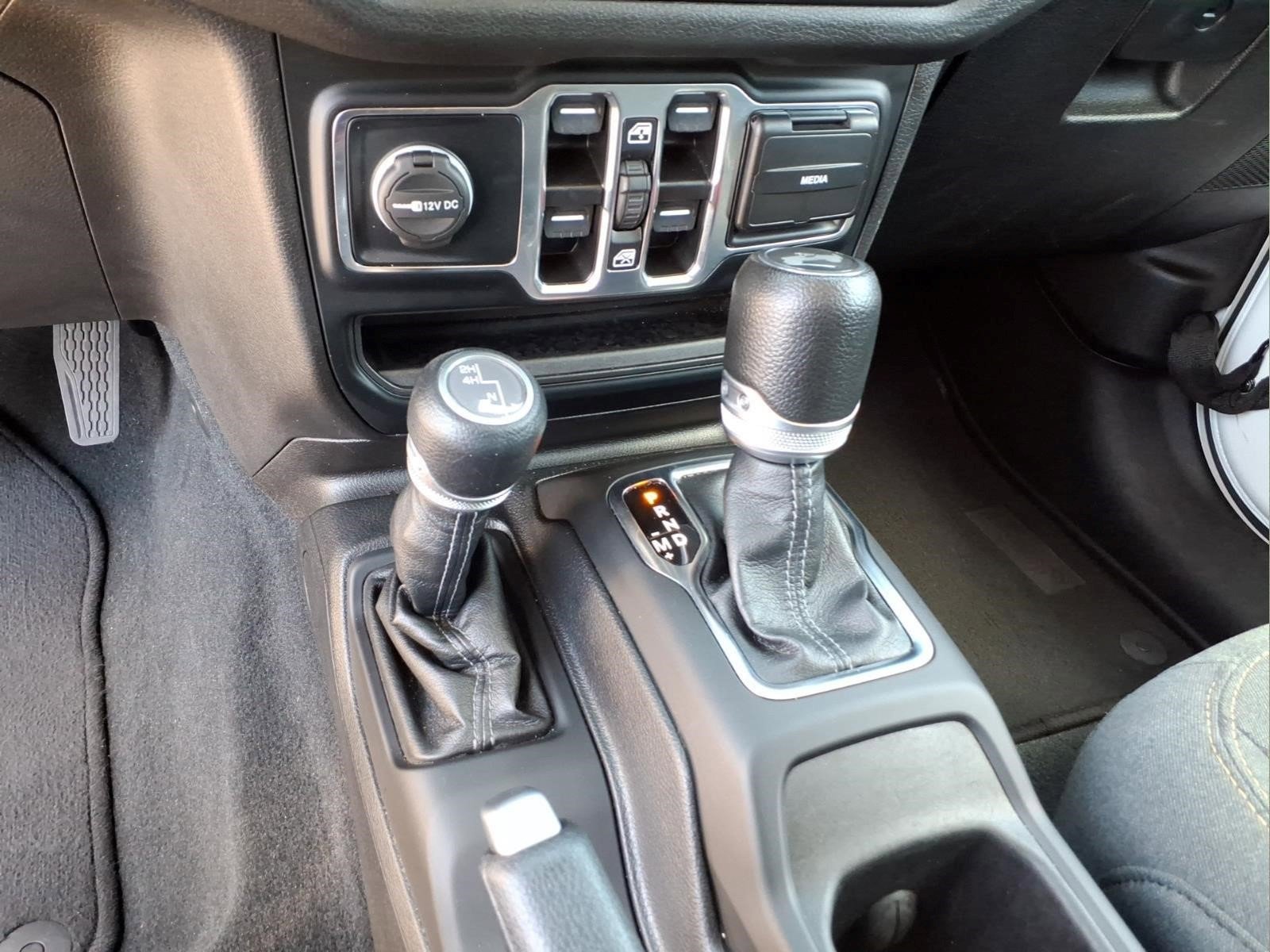 Used 2024 Jeep Wrangler Unlimited Sport AWD/4WD image 28