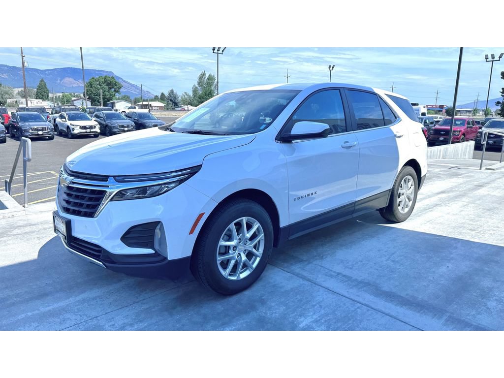 Used 2024 Chevrolet Equinox LT AWD/4WD image 3