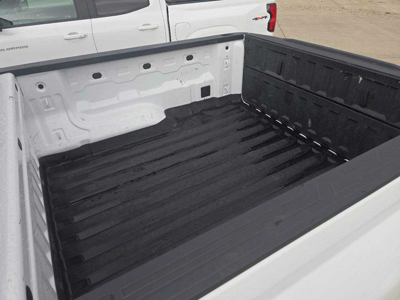 Used 2024 Chevrolet Colorado LT w/ LT Convenience Package II AWD/4WD image 25