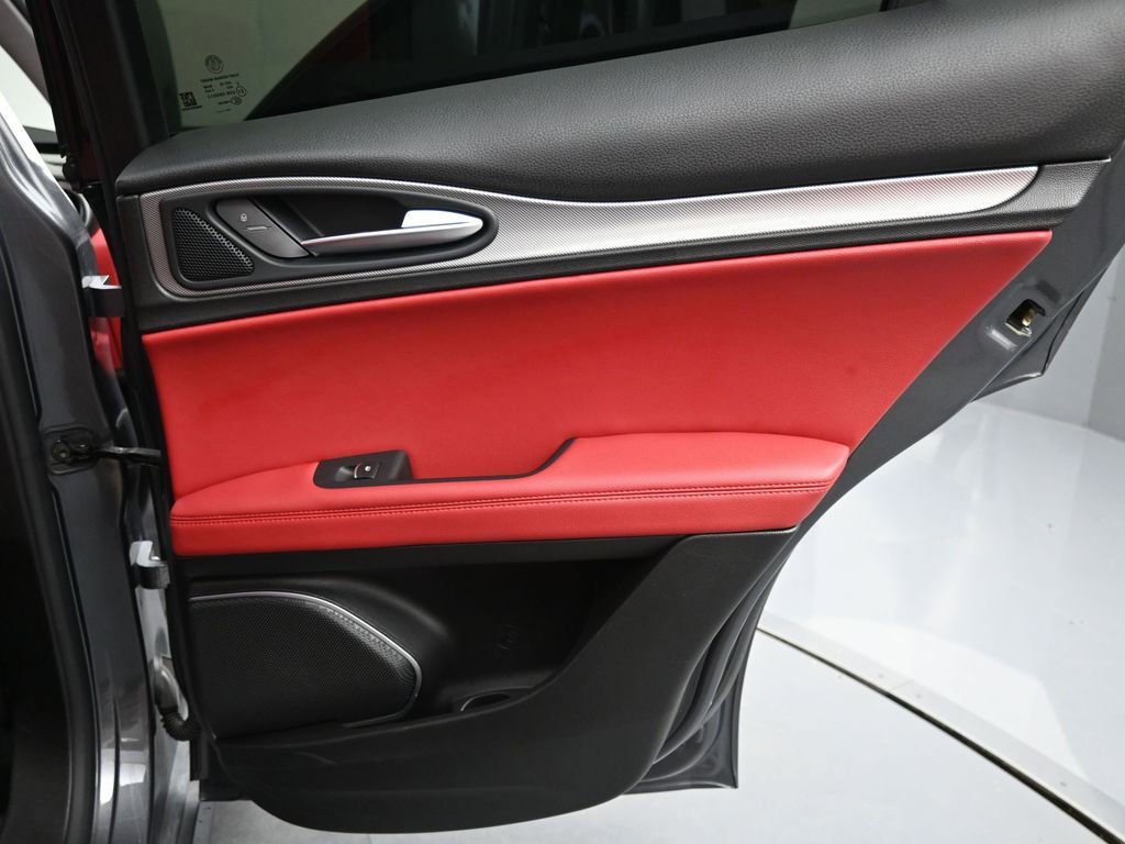 Used 2018 Alfa Romeo Stelvio Sport w/ Quick Order Package 22J Sport image 21