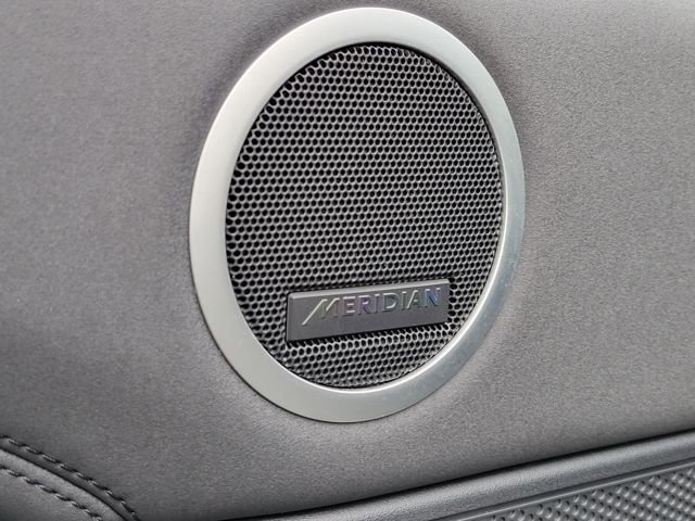 Used 2024 Land Rover Discovery S image 28