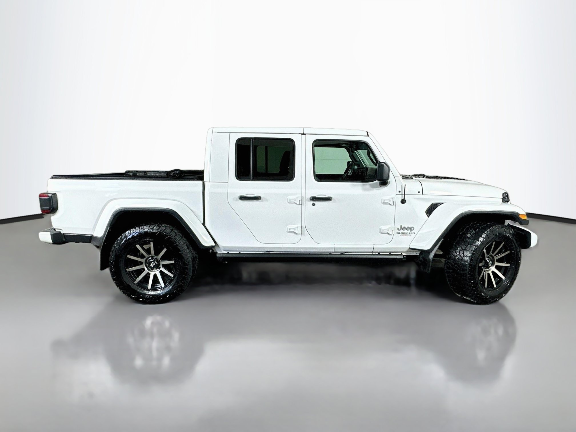 Used 2020 Jeep Gladiator Overland AWD/4WD image 8