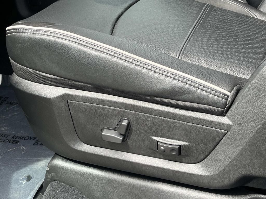 New 2026 RAM 2500 Laramie AWD/4WD image 21
