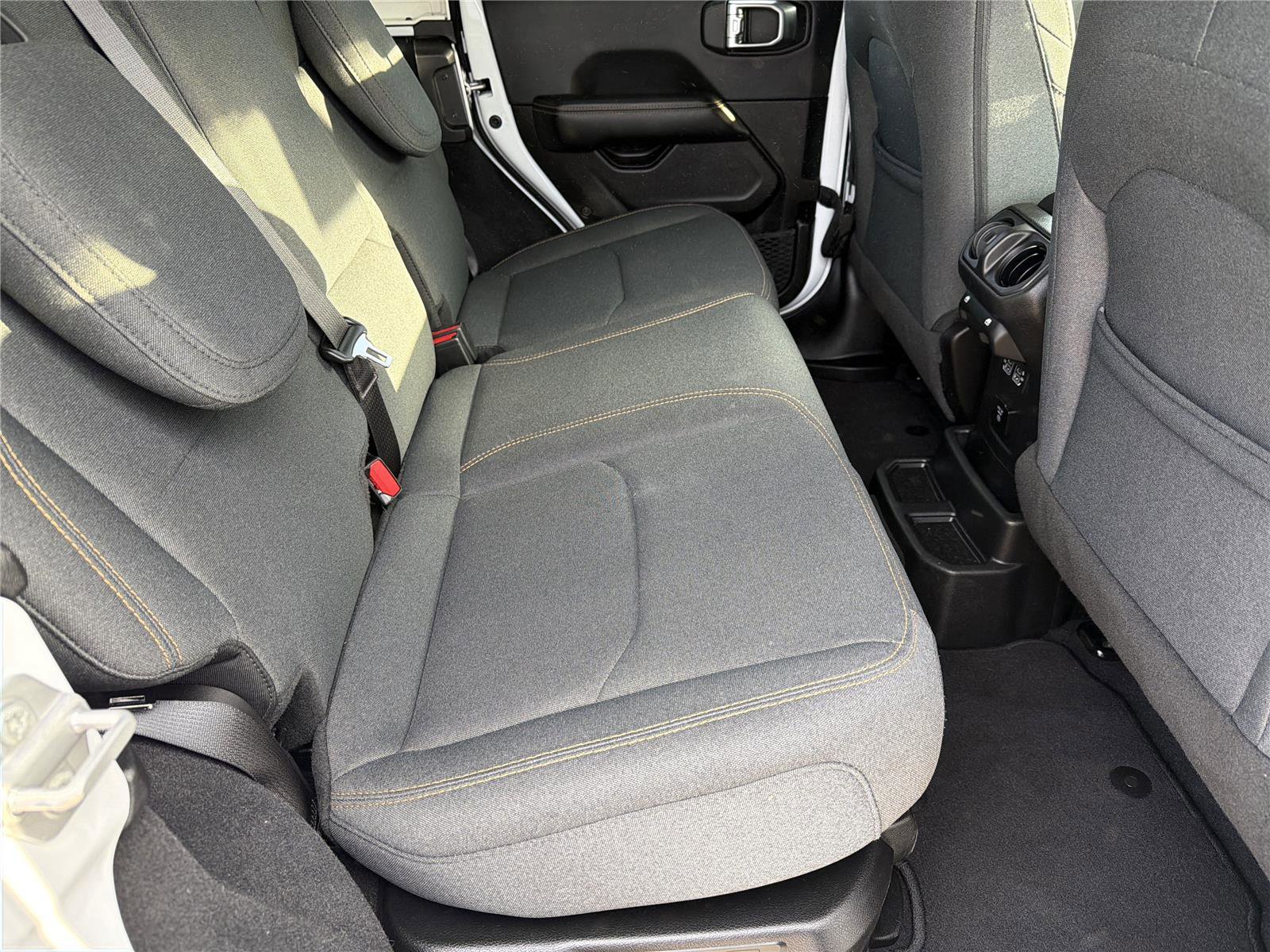 Used 2025 Jeep Wrangler Sahara w/ Safety Group image 15