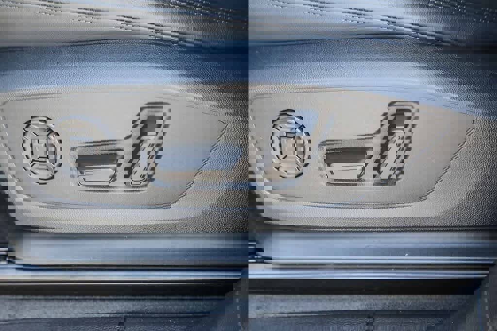 Used 2024 Audi Q3 2.0T Premium w/ Convenience Package image 19