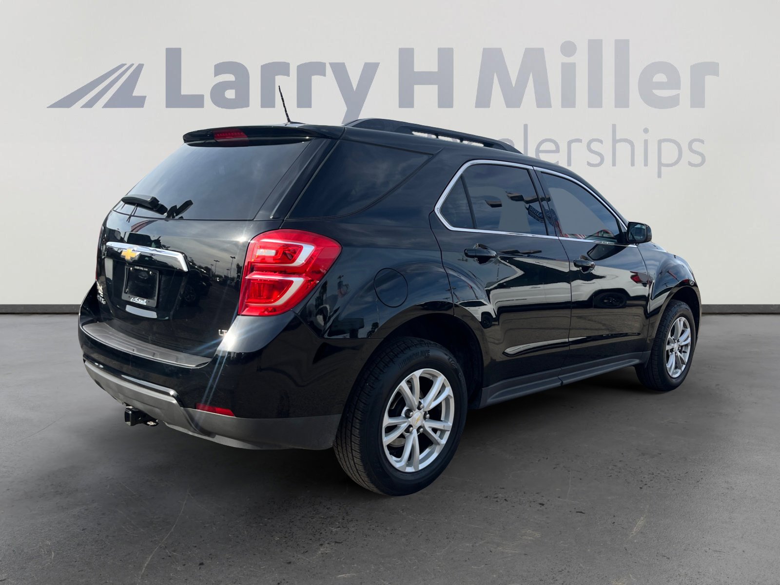 Used 2017 Chevrolet Equinox LT w/ Convenience Package image 5
