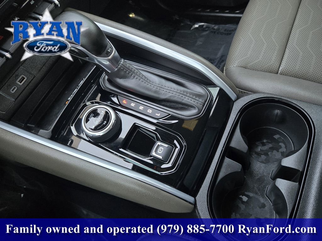 Used 2025 Chevrolet Colorado ZR2 w/ Technology Package AWD/4WD image 15