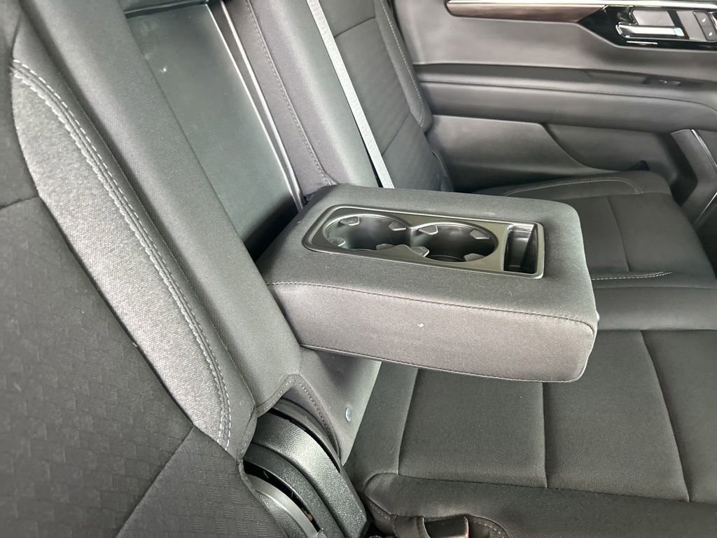 Used 2025 Chevrolet Suburban LS RWD image 30