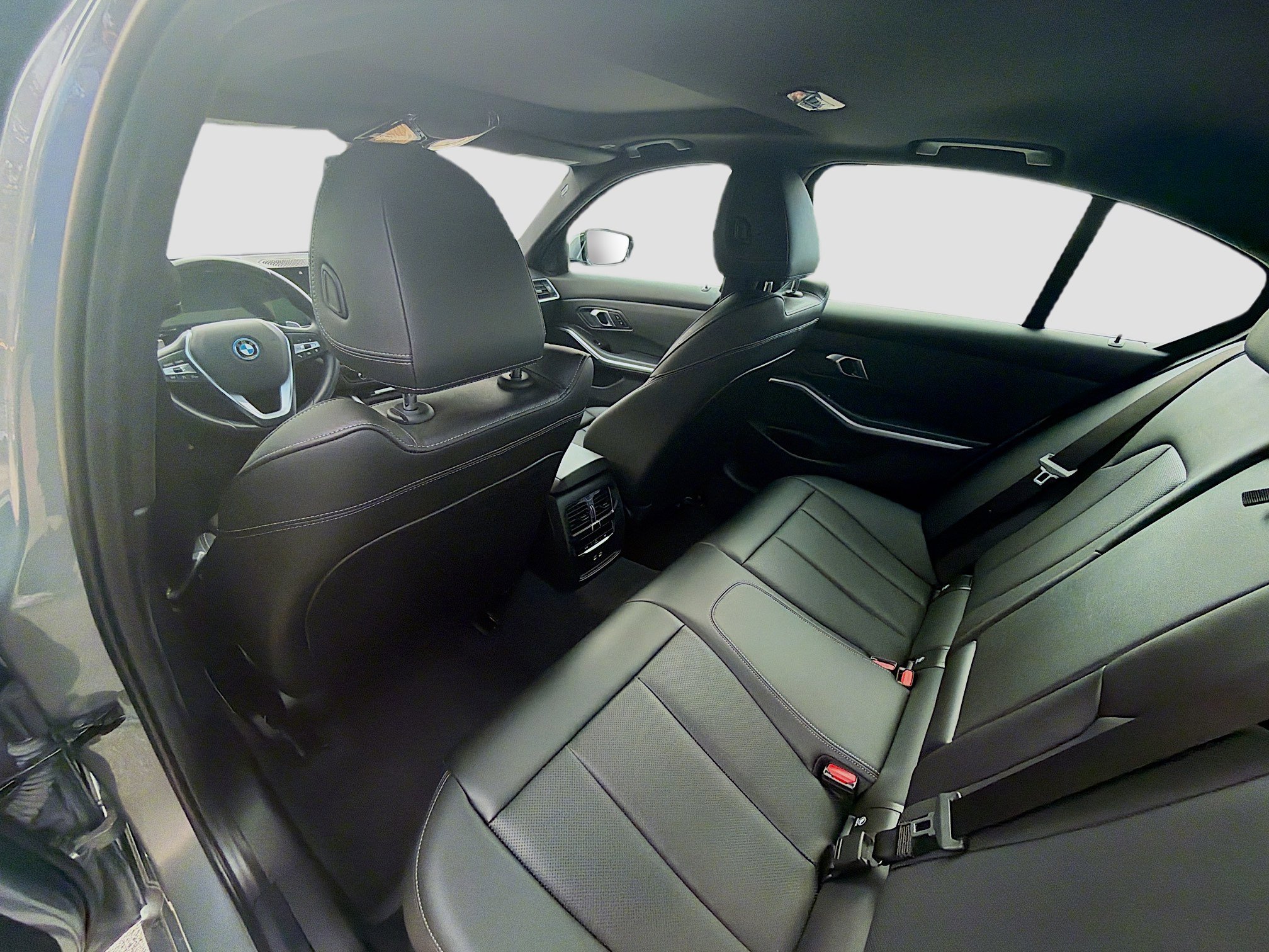 Used 2024 BMW 330e image 22