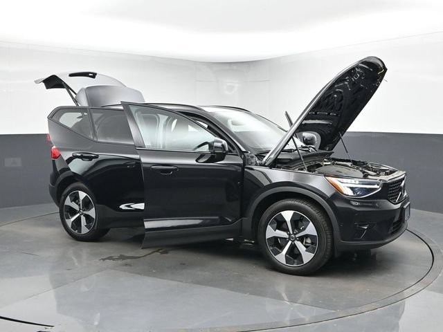 Used 2025 Volvo XC40 B5 Plus AWD/4WD image 51