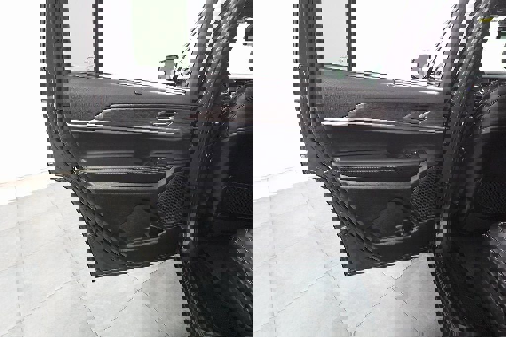 New 2025 Jeep Grand Cherokee L Limited w/ Luxury Tech Group II image 23