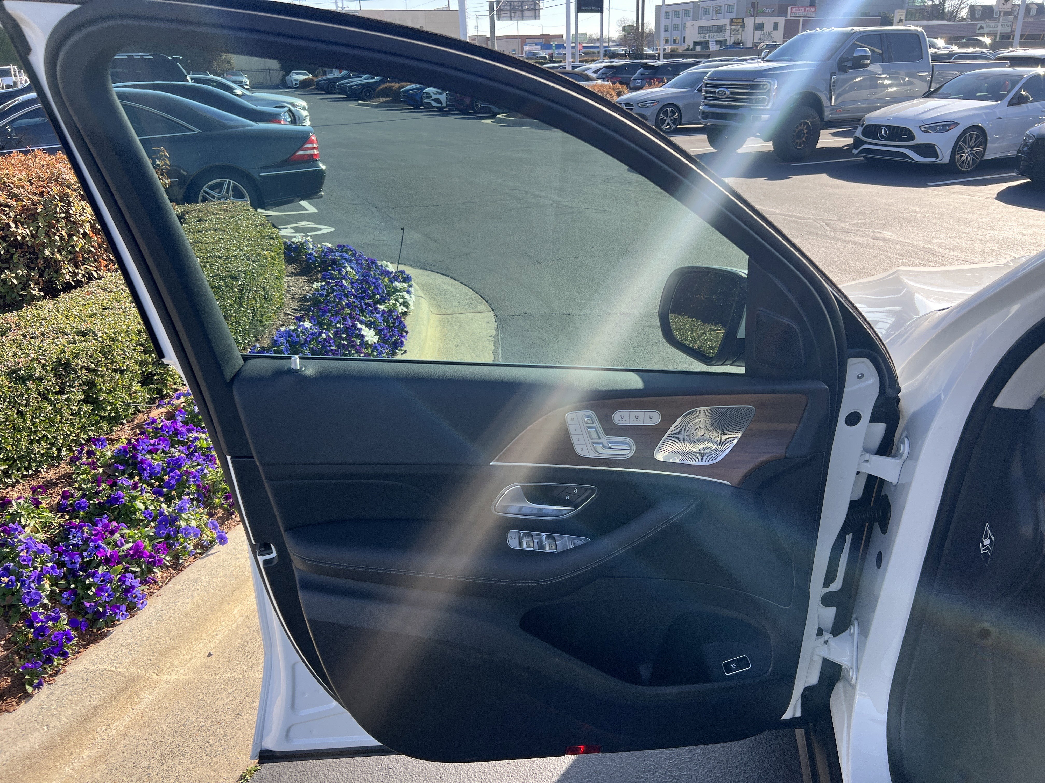 Used 2025 Mercedes-Benz GLE 350 4MATIC image 14