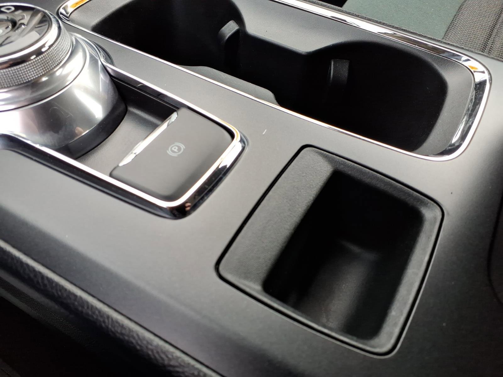 Used 2020 Ford Fusion SE AWD/4WD image 30