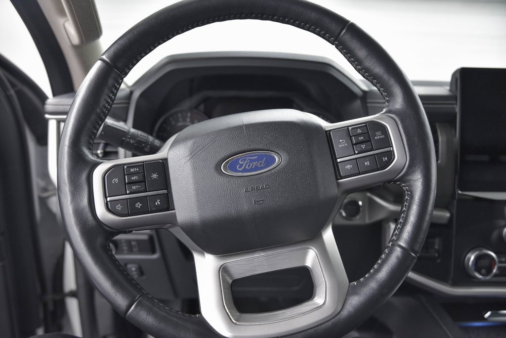 Used 2024 Ford Expedition XLT image 18