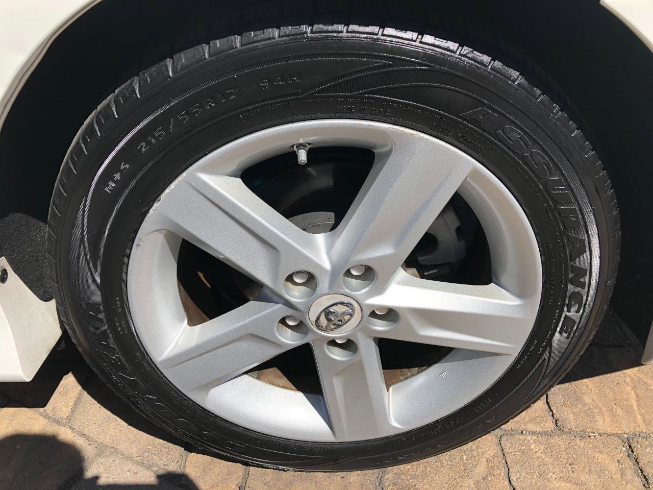 Used 2012 Toyota Camry SE FWD image 11