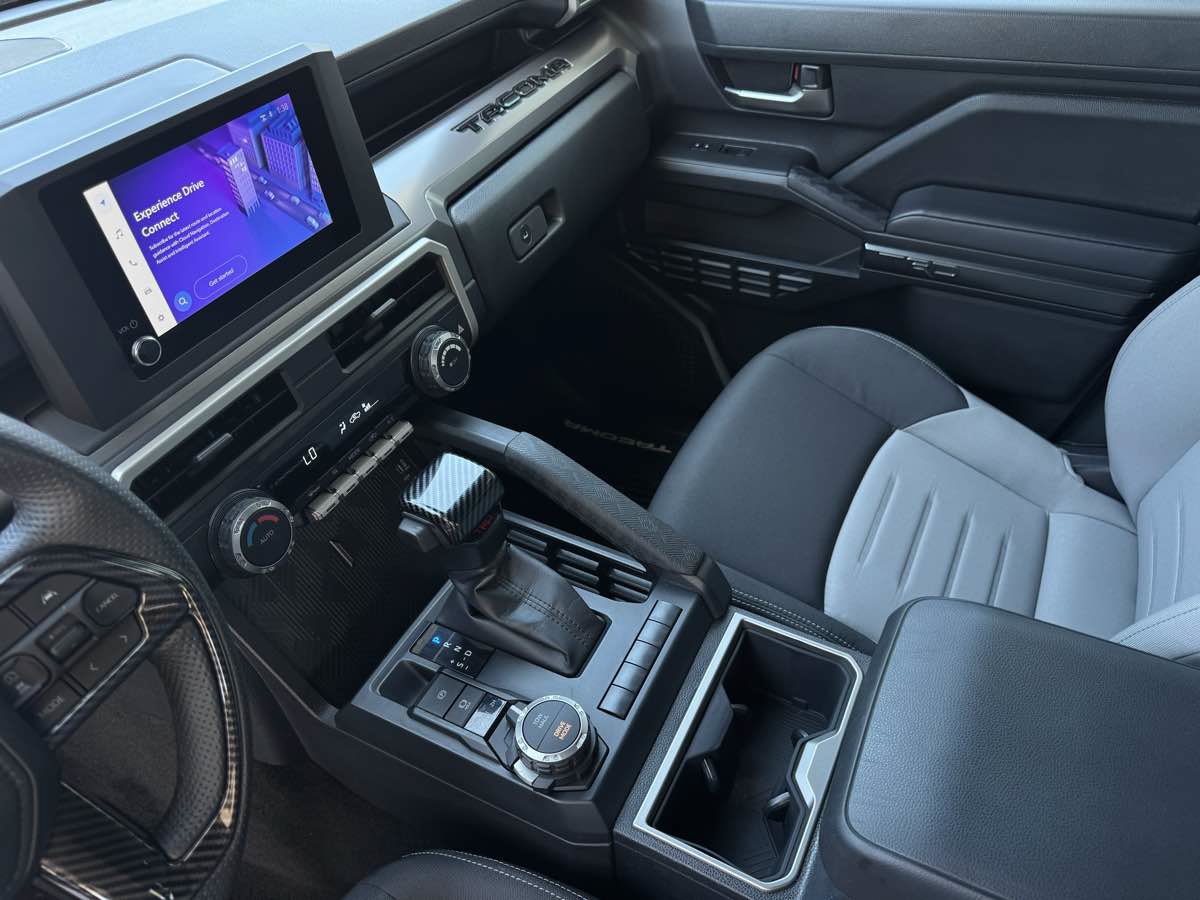 Used 2024 Toyota Tacoma TRD Sport AWD/4WD image 16