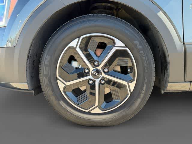 Used 2023 Kia Niro EX FWD image 10