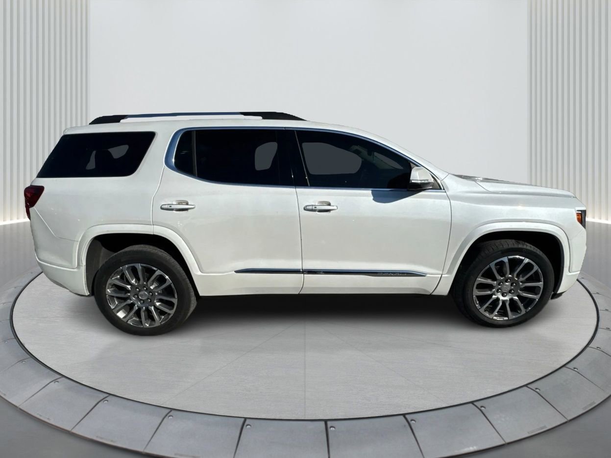 Used 2023 GMC Acadia Denali w/ Denali Technology Package image 4