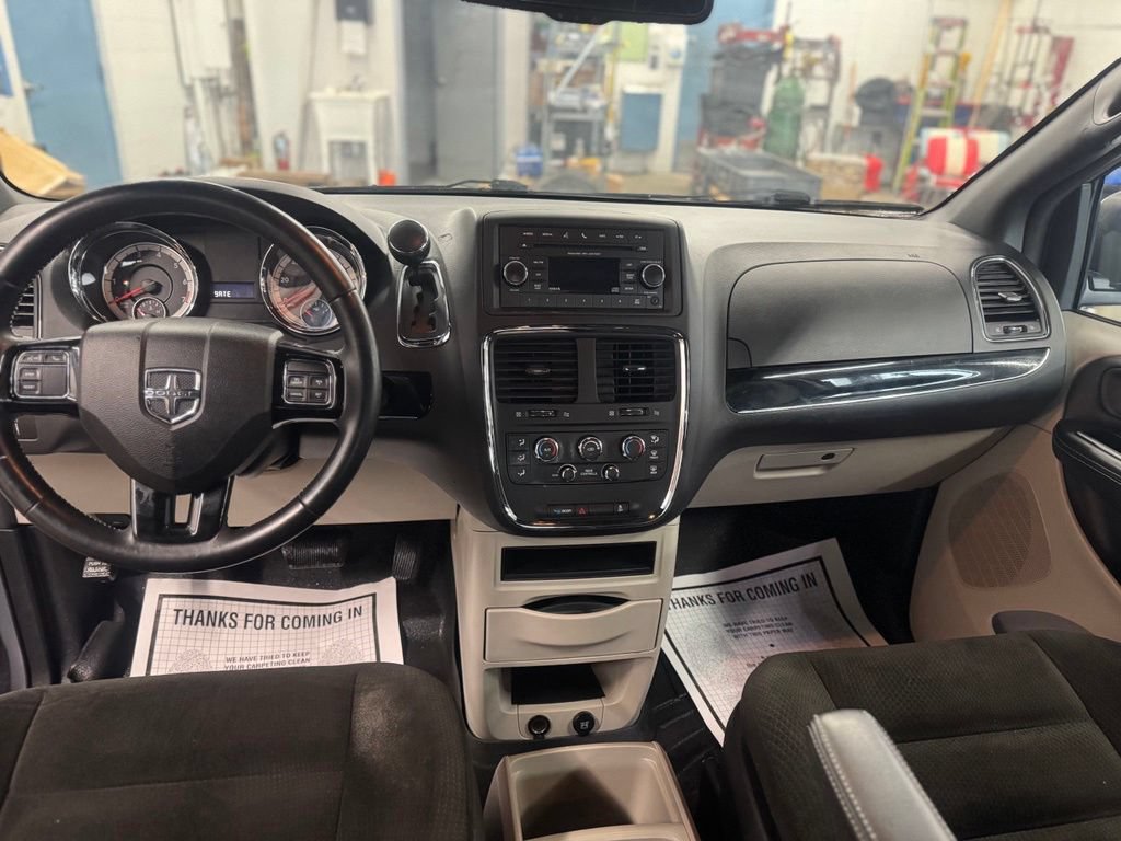 Used 2015 Dodge Grand Caravan SE FWD image 31