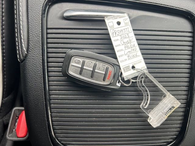 Used 2023 Chrysler Pacifica Limited w/ S Appearance Package AWD/4WD image 18