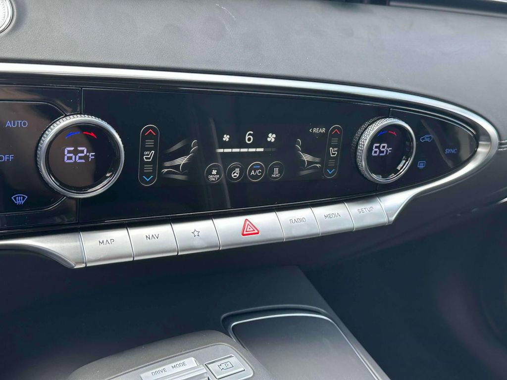 New 2025 Genesis Electrified GV70 Advanced w/ Prestige Package image 17