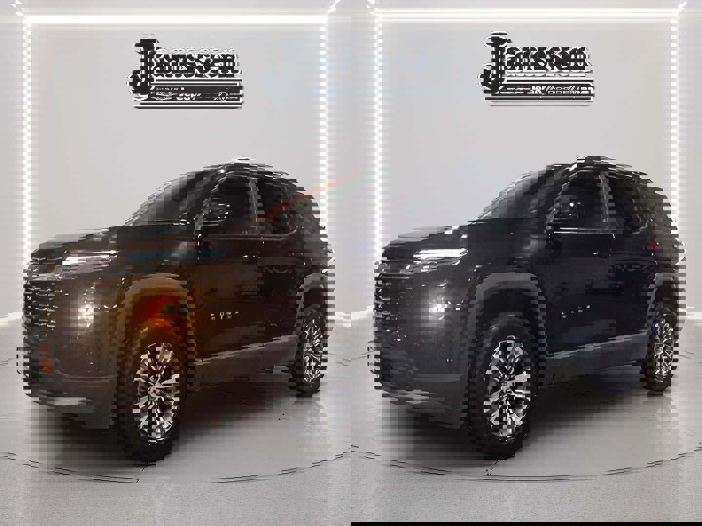 Used 2025 Chevrolet Equinox LT w/ Convenience Package II image 1