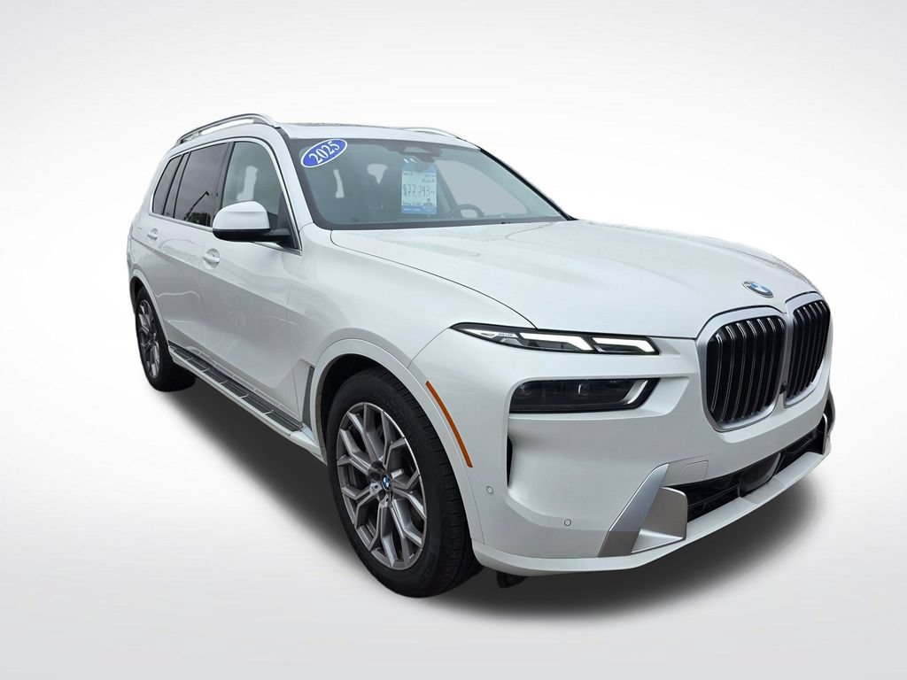Used 2025 BMW X7 xDrive40i AWD/4WD image 4