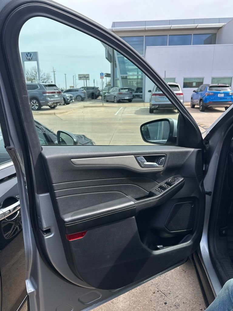 Used 2022 Ford Escape SEL image 10